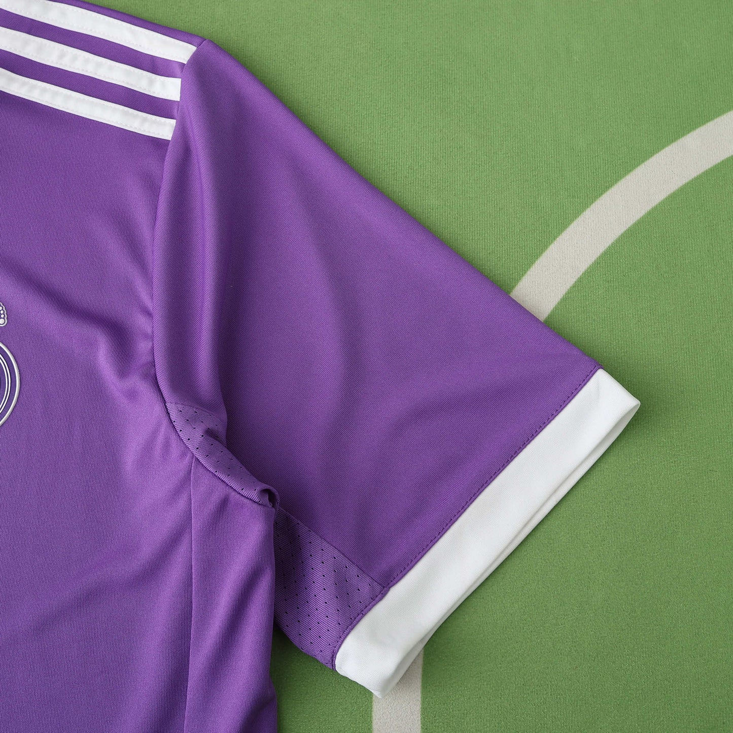 RETRO REAL MADRID AWAY 2016/17 HALF SLEEVES