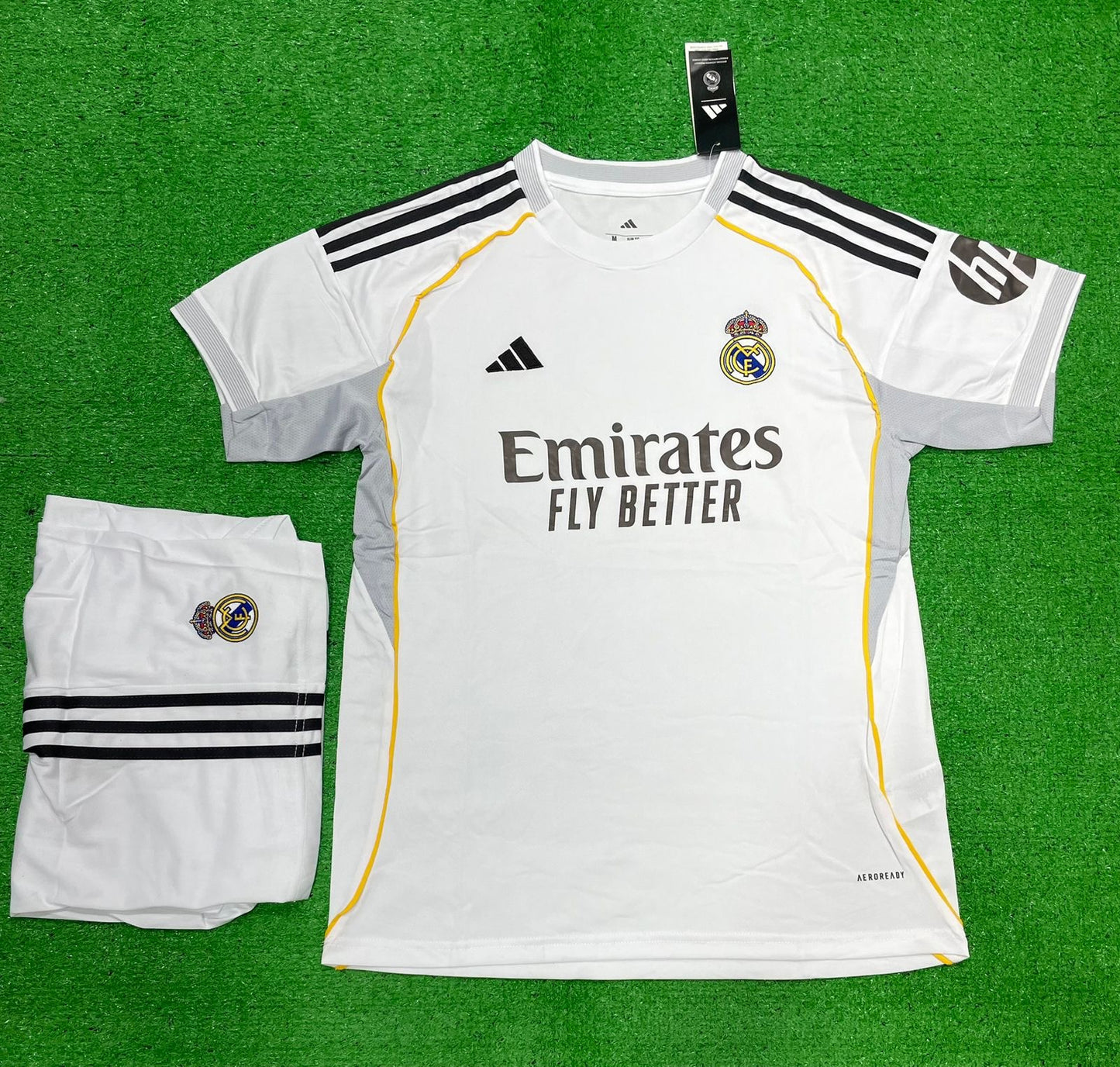REAL MADRID HOME FULL KIT 2025/26 (JERSEY AND SHORTS)