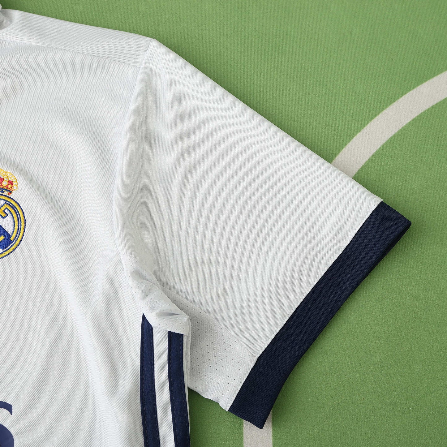 RETRO REAL MADRID HOME 2016/17 HALF SLEEVES
