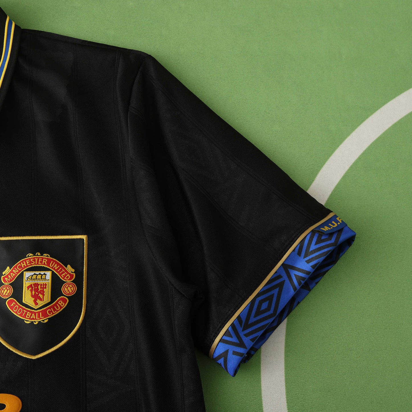 RETRO MANCHESTER UTD AWAY 1993/95 HALF SLEEVES