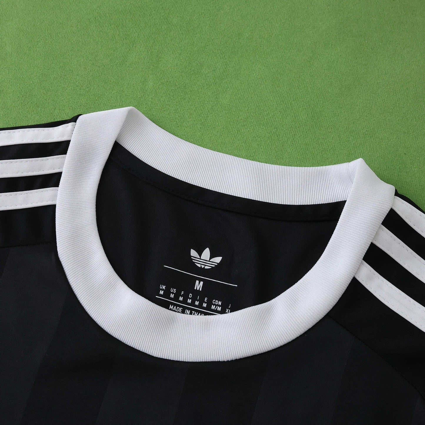 REAL MADRID GOALKEEPER KIT 25/26, FAN VERSION