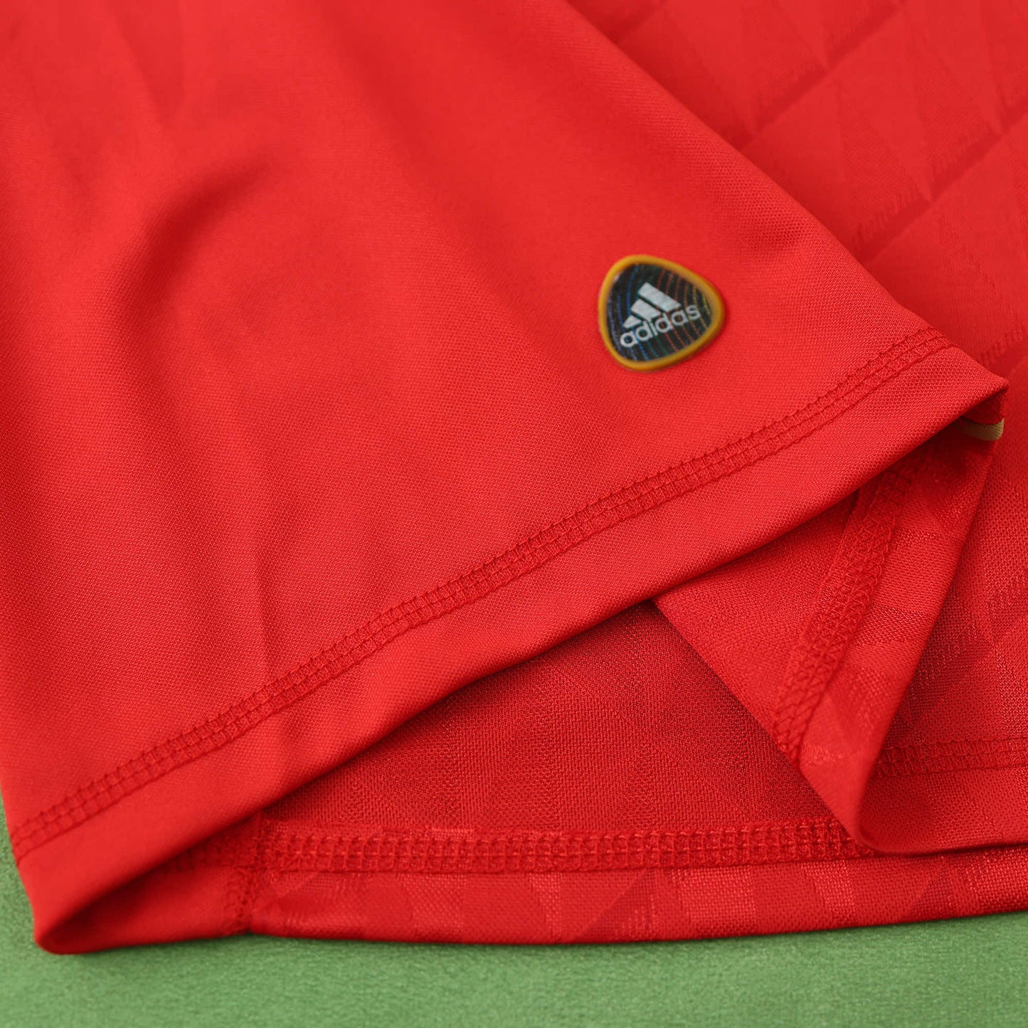 RETRO LIVERPOOL HOME 2011/12 HALF SLEEVES