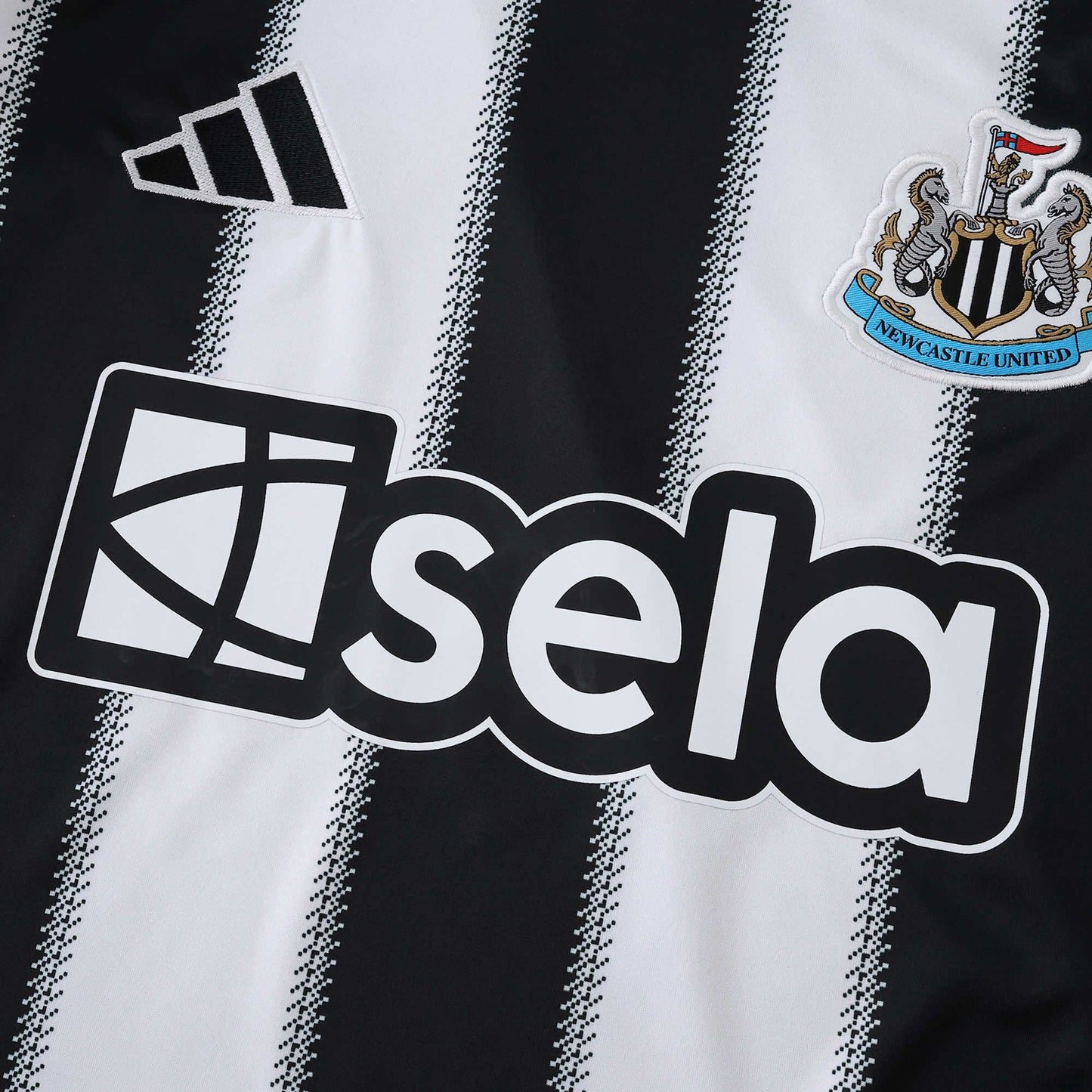 NEWCASTLE UNITED HOME KIT 25/26, FAN VERSION