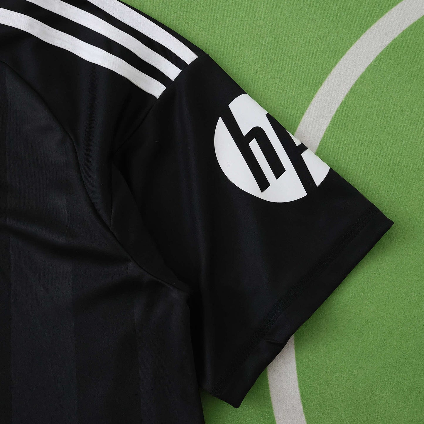 REAL MADRID GOALKEEPER KIT 25/26, FAN VERSION
