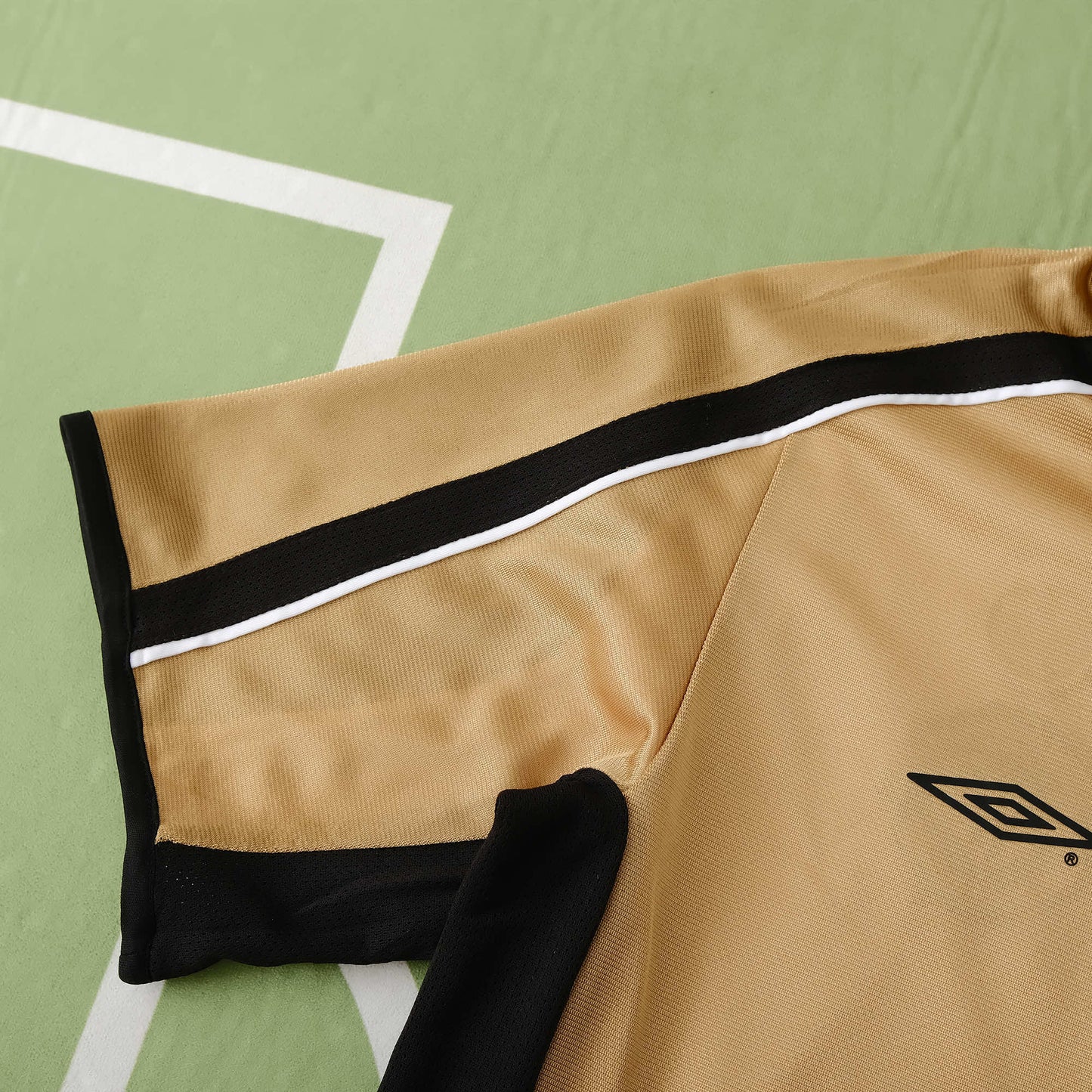 MANCHESTER UTD REVERSABLE RETRO