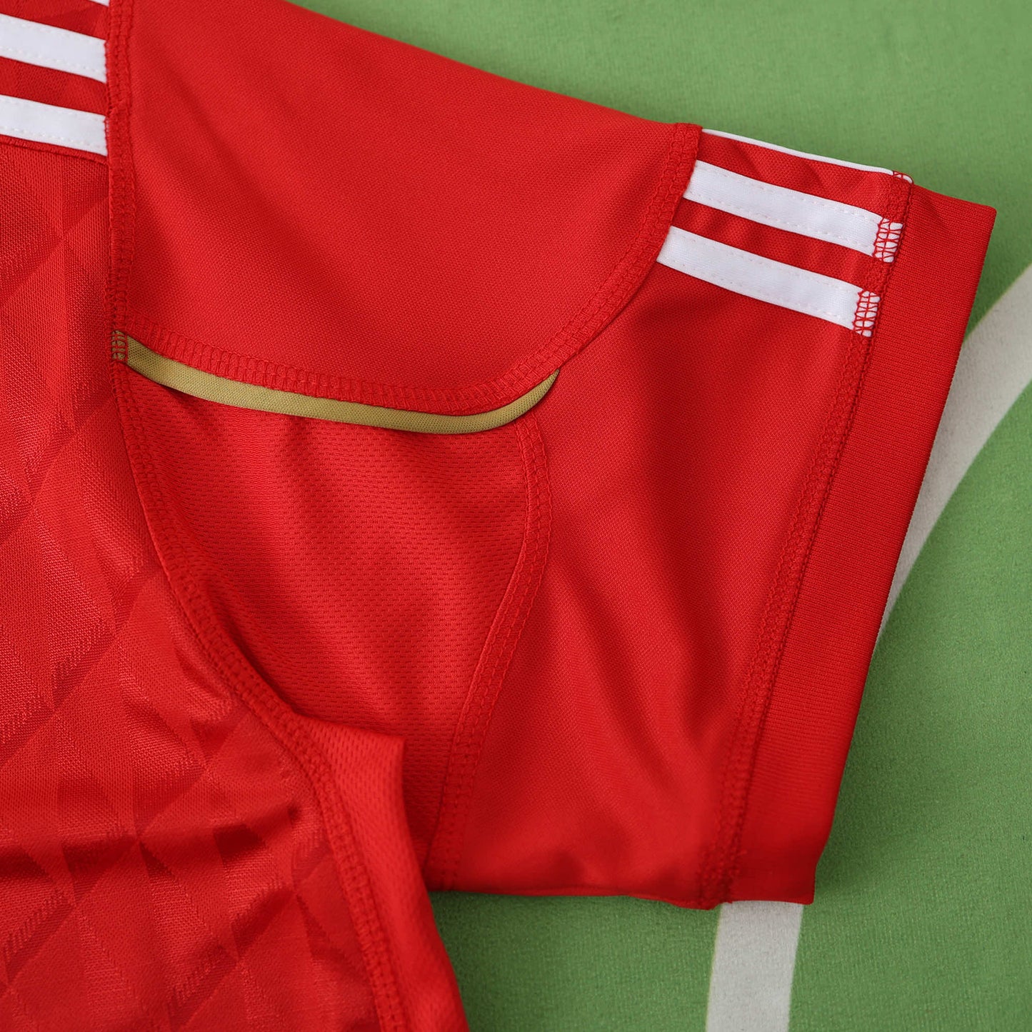 RETRO LIVERPOOL HOME 2011/12 HALF SLEEVES