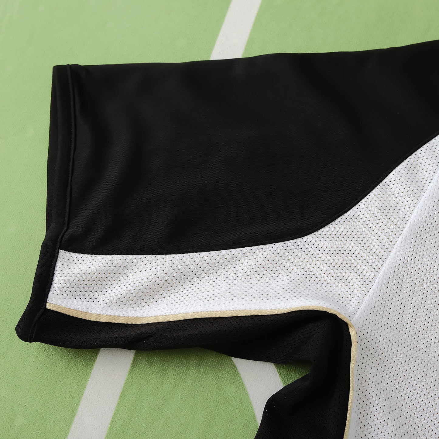 MANCHESTER UTD REVERSABLE RETRO
