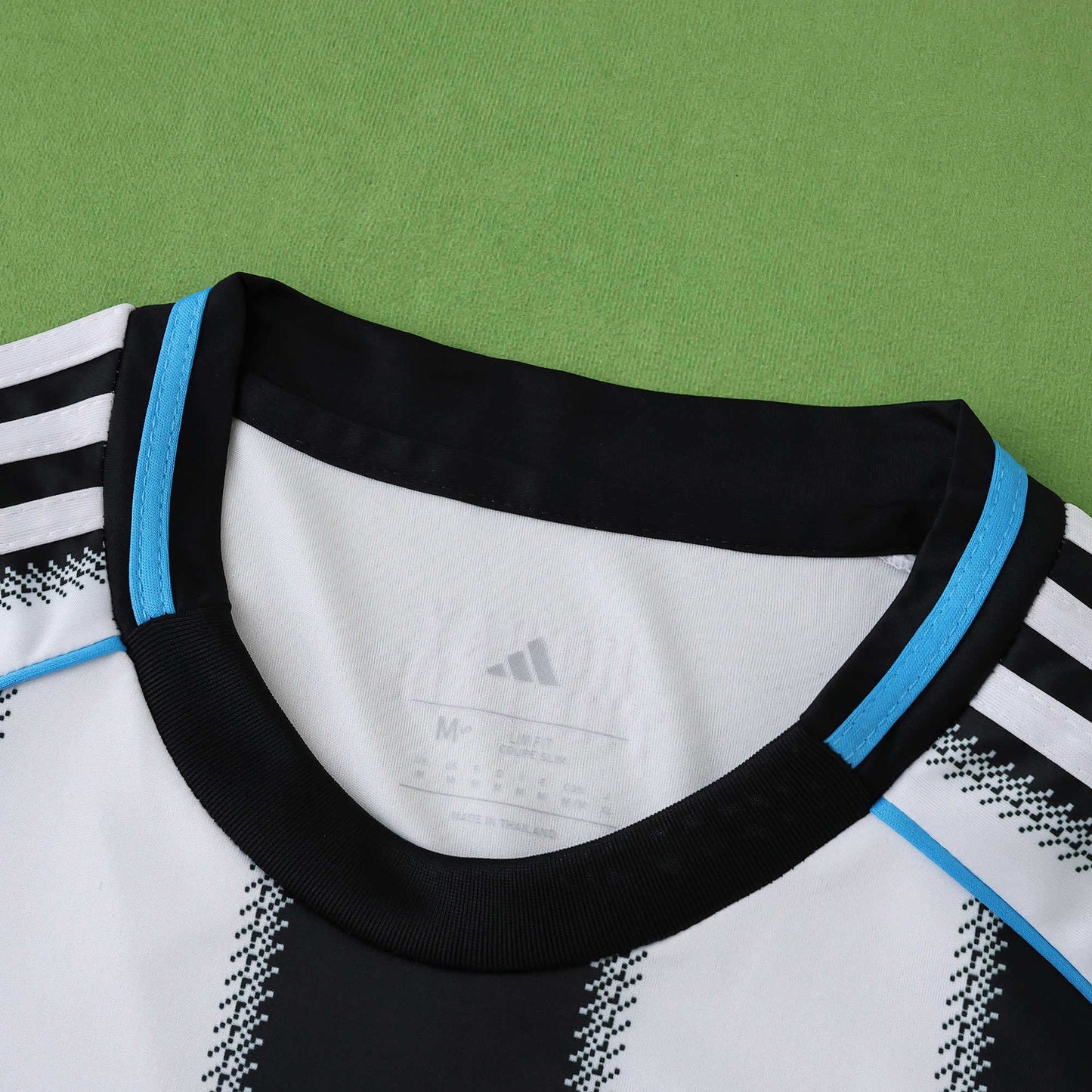 NEWCASTLE UNITED HOME KIT 25/26, FAN VERSION