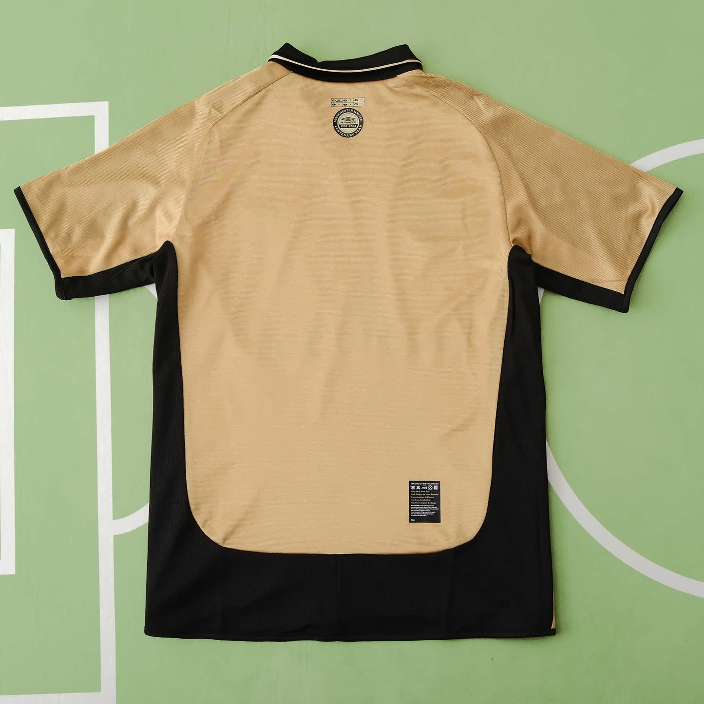 MANCHESTER UTD REVERSABLE RETRO